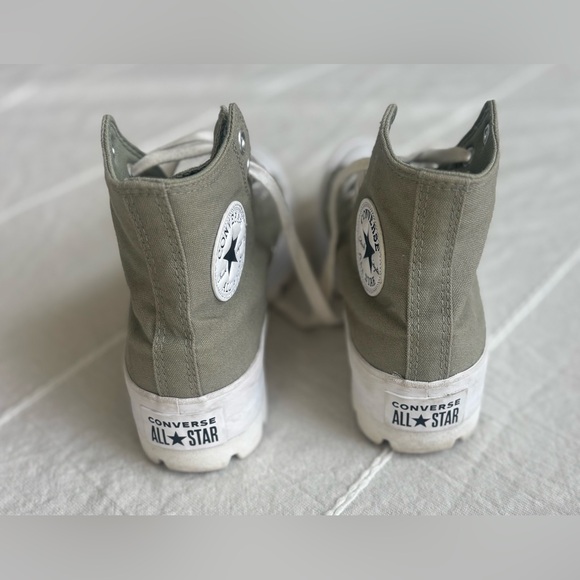 Converse Chuck Taylor Shoes Women’s Size 7.5 - Picture 2 of 6